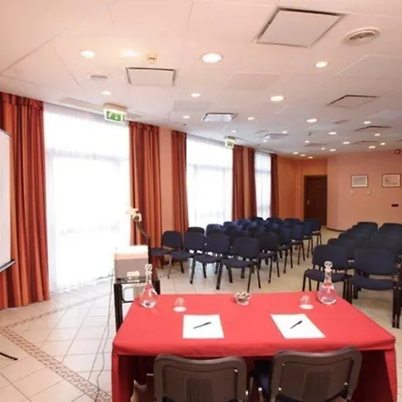 Hotell B&B Hotel Ferrara 3*