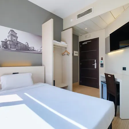 B&B Hotel Ferrara Hotell 3*