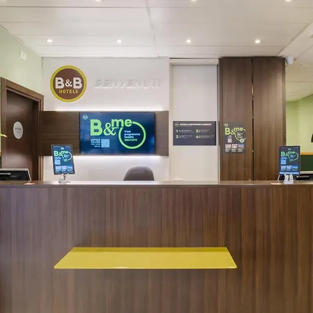 B&B Hotel Ferrara Otel 3*
