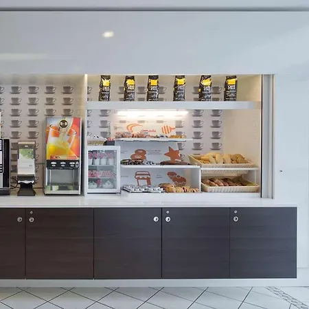 호텔 B&B 호텔 페라라 3*