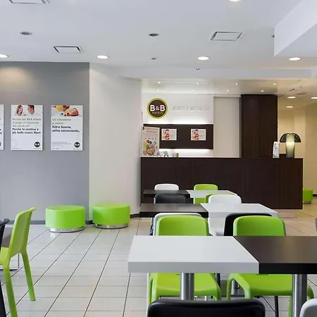 B&B Hotel Ferrara Otel 3*