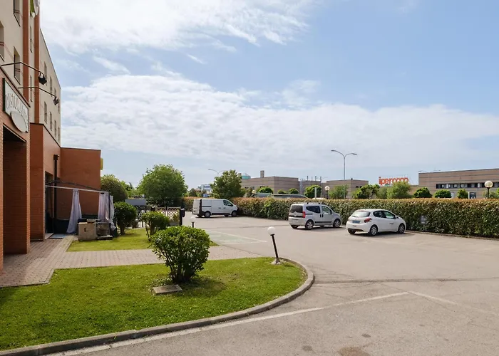 Szálloda B&B Hotel Ferrara 3*